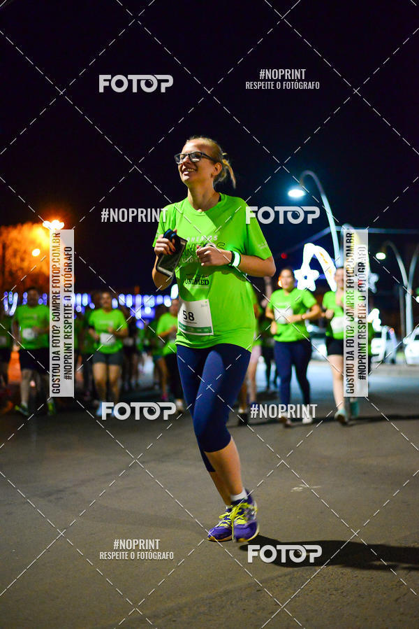 Compra tus fotos del evento5 Corrida Noturna Unimed Cascavel En Fotop