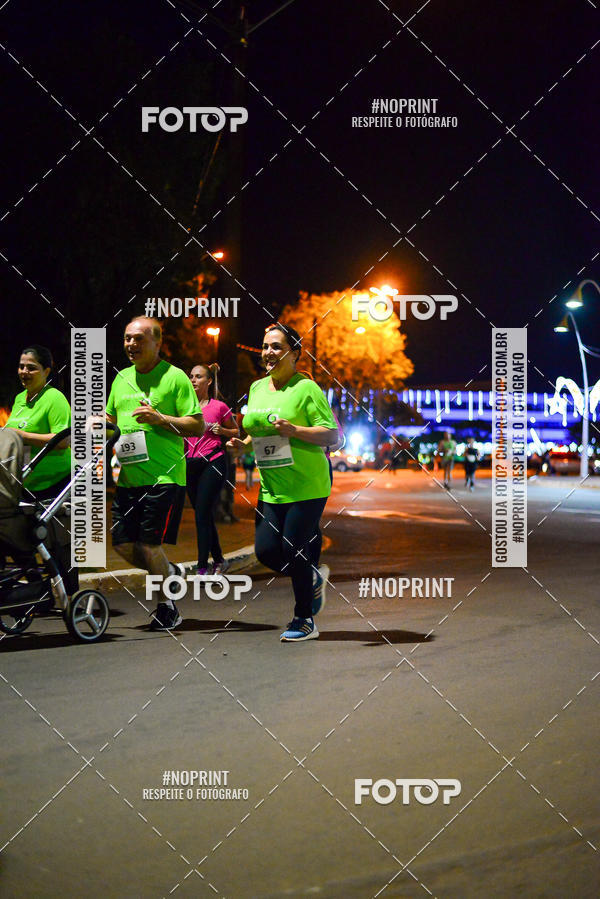 Compra tus fotos del evento5 Corrida Noturna Unimed Cascavel En Fotop