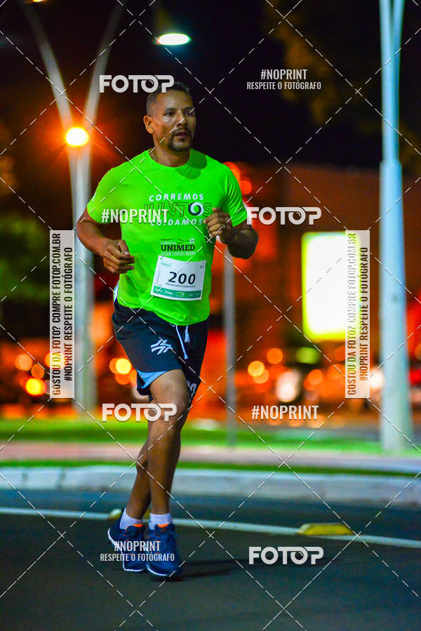 Compra tus fotos del evento5 Corrida Noturna Unimed Cascavel En Fotop