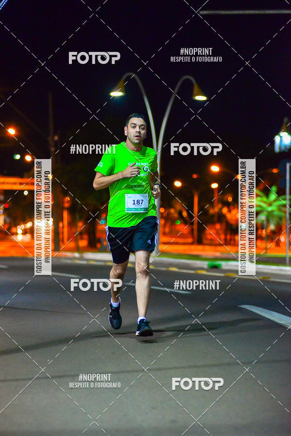 Compra tus fotos del evento5 Corrida Noturna Unimed Cascavel En Fotop
