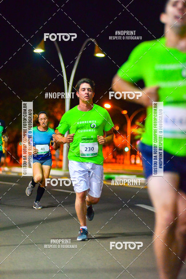 Buy your photos of the event5 Corrida Noturna Unimed Cascavel on Fotop