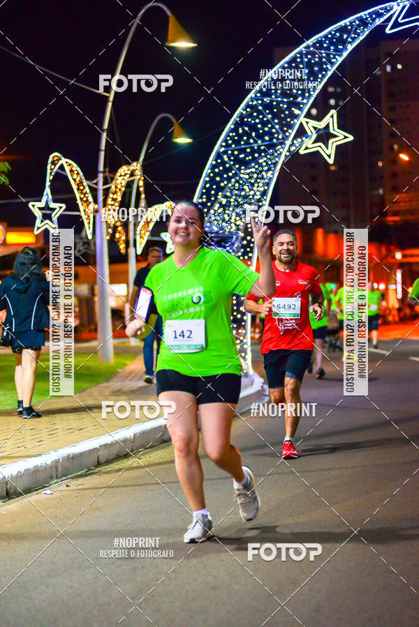 Achetez vos photos de l'vnement5 Corrida Noturna Unimed Cascavel sur Fotop