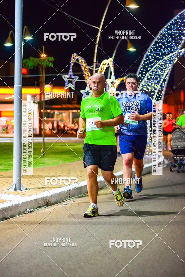 Achetez vos photos de l'vnement5 Corrida Noturna Unimed Cascavel sur Fotop
