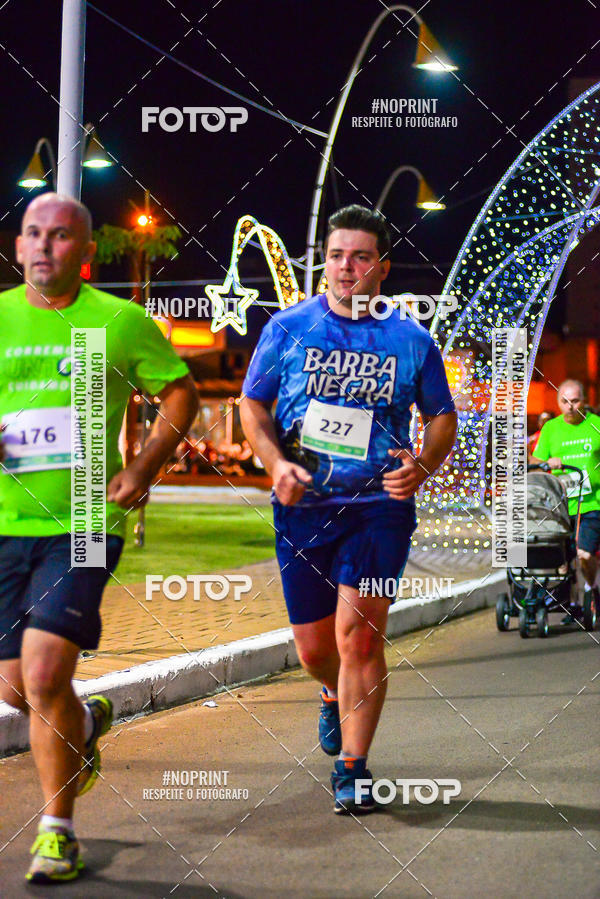 Achetez vos photos de l'vnement5 Corrida Noturna Unimed Cascavel sur Fotop