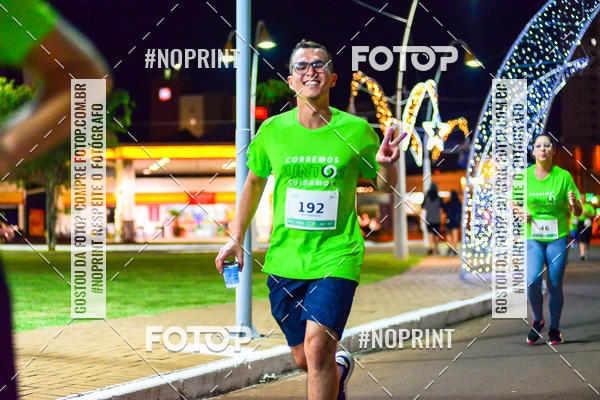 Achetez vos photos de l'vnement5 Corrida Noturna Unimed Cascavel sur Fotop