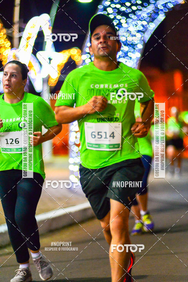 Achetez vos photos de l'vnement5 Corrida Noturna Unimed Cascavel sur Fotop