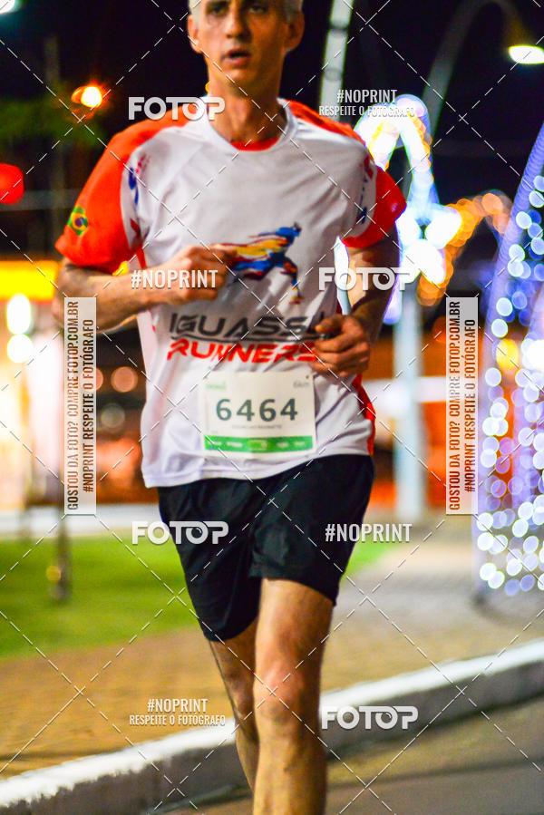 Achetez vos photos de l'vnement5 Corrida Noturna Unimed Cascavel sur Fotop
