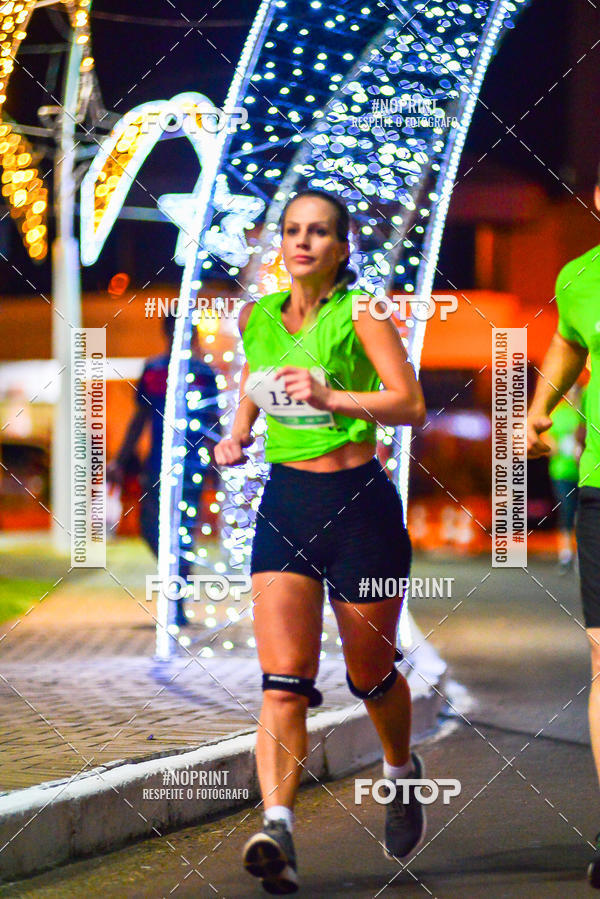 Achetez vos photos de l'vnement5 Corrida Noturna Unimed Cascavel sur Fotop