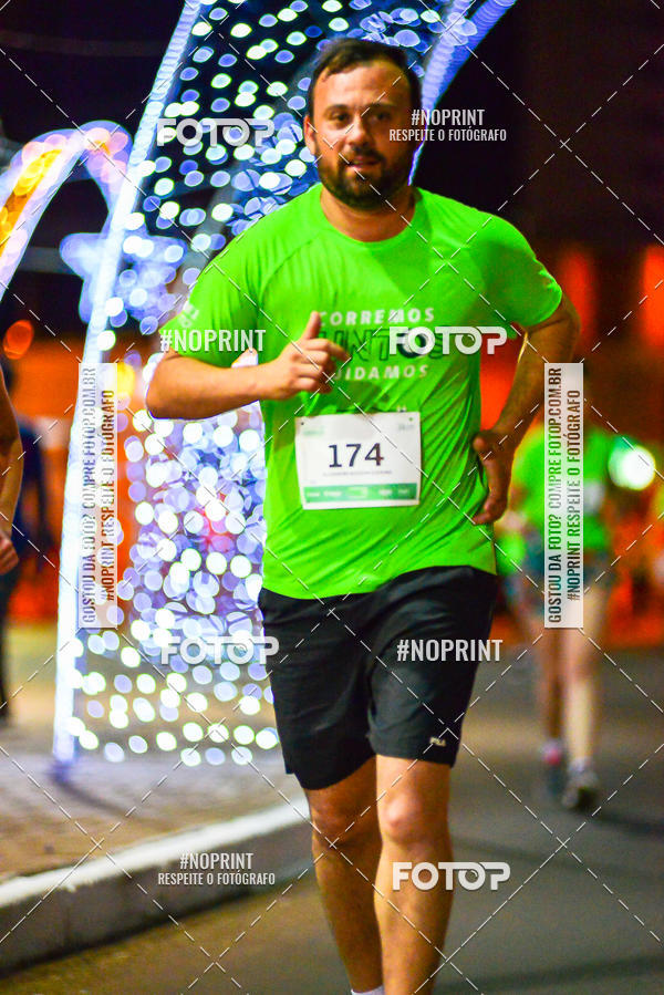 Achetez vos photos de l'vnement5 Corrida Noturna Unimed Cascavel sur Fotop