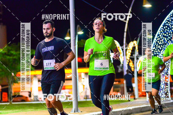 Buy your photos of the event5 Corrida Noturna Unimed Cascavel on Fotop