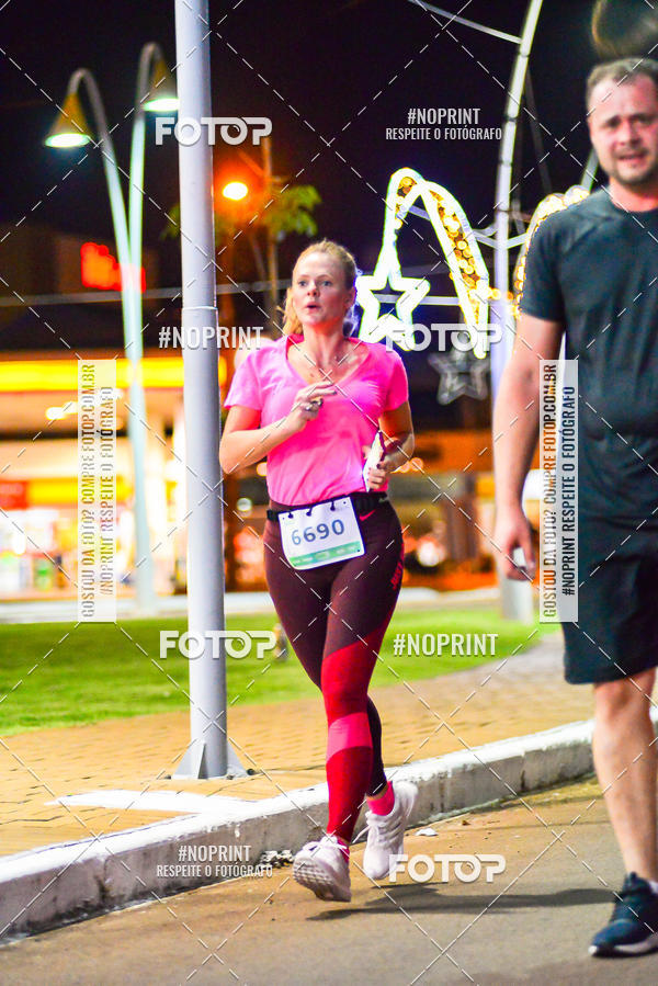 Buy your photos of the event5 Corrida Noturna Unimed Cascavel on Fotop