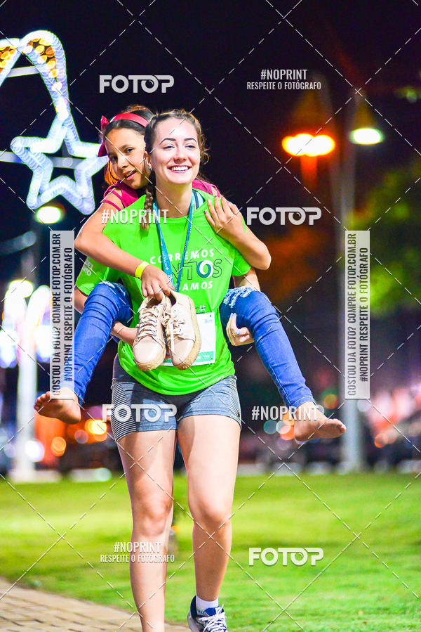 Buy your photos of the event5 Corrida Noturna Unimed Cascavel on Fotop