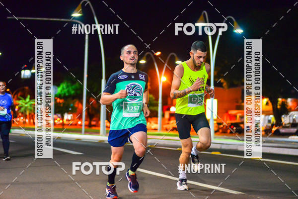 Buy your photos of the event5 Corrida Noturna Unimed Cascavel on Fotop