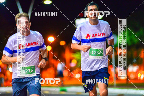 Buy your photos of the event5 Corrida Noturna Unimed Cascavel on Fotop