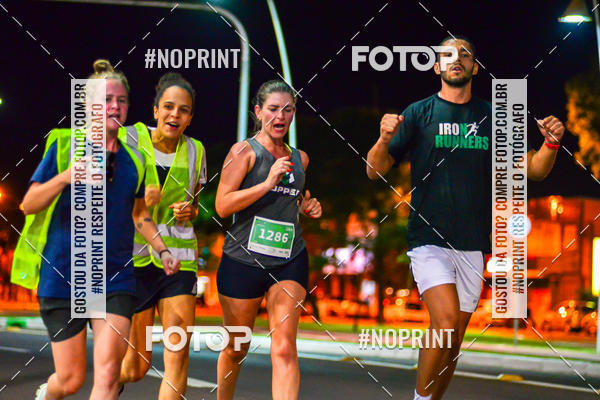 Buy your photos of the event5 Corrida Noturna Unimed Cascavel on Fotop