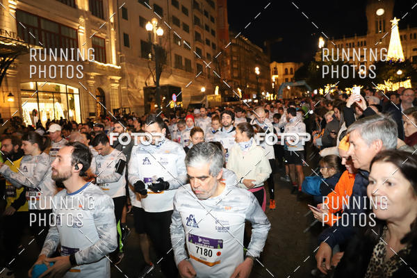 Buy your photos of the eventS�o Silvestre Porto 2019 on Fotop