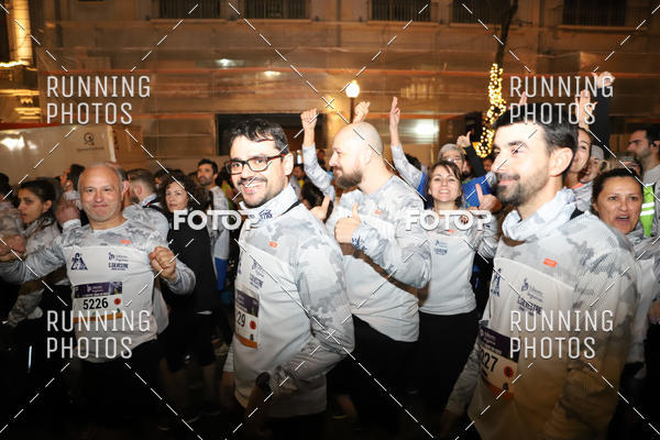 Buy your photos of the eventS�o Silvestre Porto 2019 on Fotop