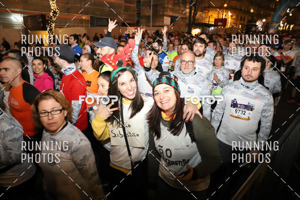 Buy your photos of the eventS�o Silvestre Porto 2019 on Fotop