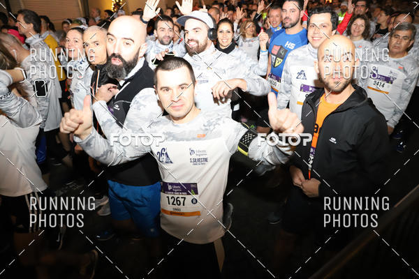 Buy your photos of the eventS�o Silvestre Porto 2019 on Fotop