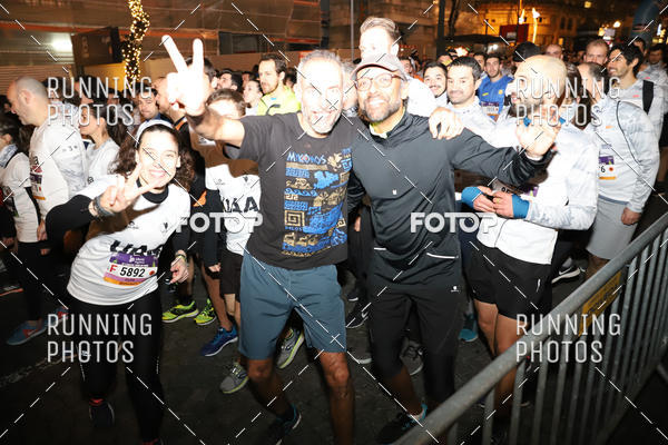 Buy your photos of the eventS�o Silvestre Porto 2019 on Fotop