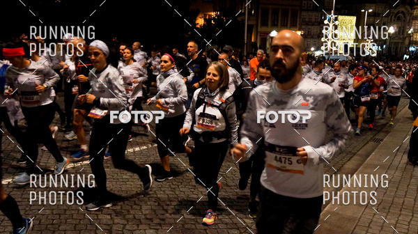 Buy your photos of the eventS�o Silvestre Porto 2019 on Fotop