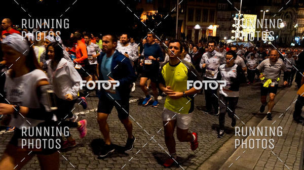 Buy your photos of the eventS�o Silvestre Porto 2019 on Fotop