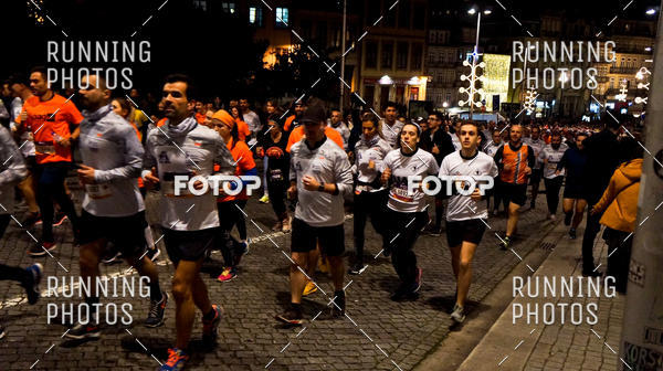 Buy your photos of the eventS�o Silvestre Porto 2019 on Fotop