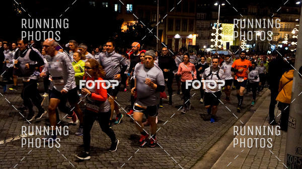 Buy your photos of the eventS�o Silvestre Porto 2019 on Fotop