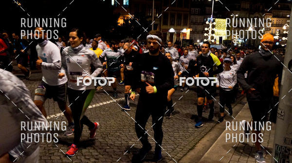 Buy your photos of the eventS�o Silvestre Porto 2019 on Fotop