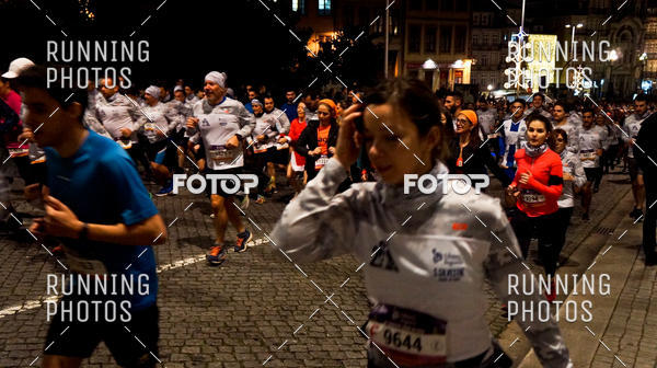 Buy your photos of the eventS�o Silvestre Porto 2019 on Fotop