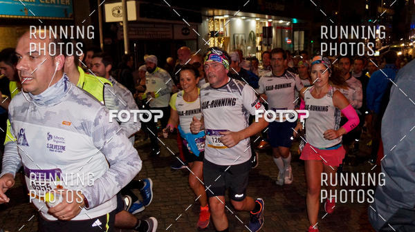 Buy your photos of the eventS�o Silvestre Porto 2019 on Fotop