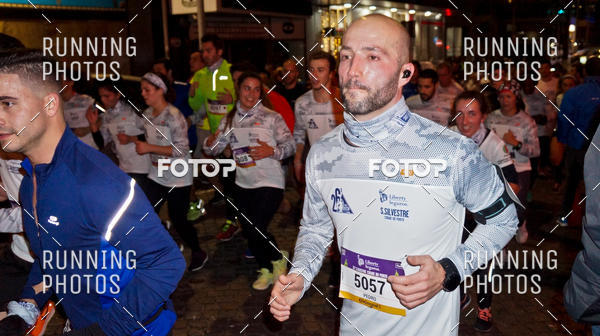 Buy your photos of the eventS�o Silvestre Porto 2019 on Fotop
