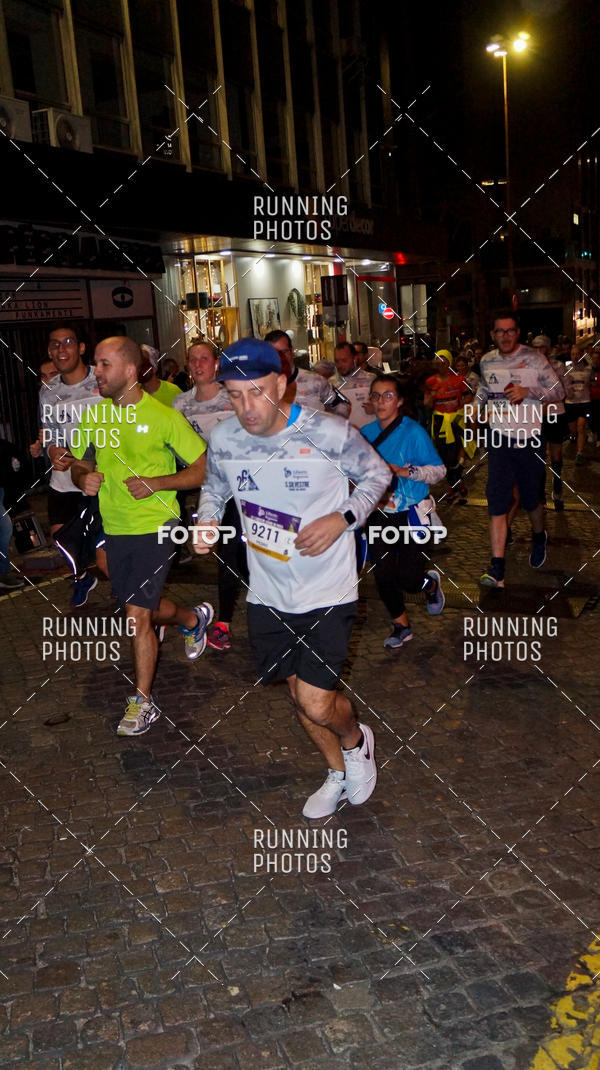 Buy your photos of the eventS�o Silvestre Porto 2019 on Fotop