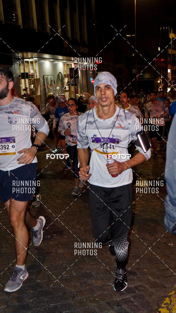 Buy your photos of the eventS�o Silvestre Porto 2019 on Fotop