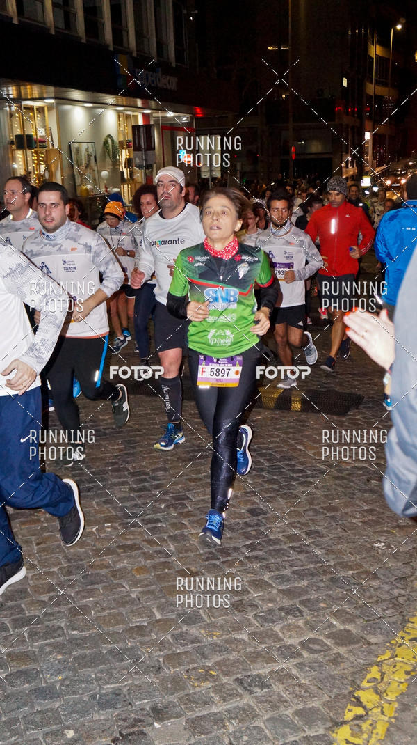 Buy your photos of the eventS�o Silvestre Porto 2019 on Fotop