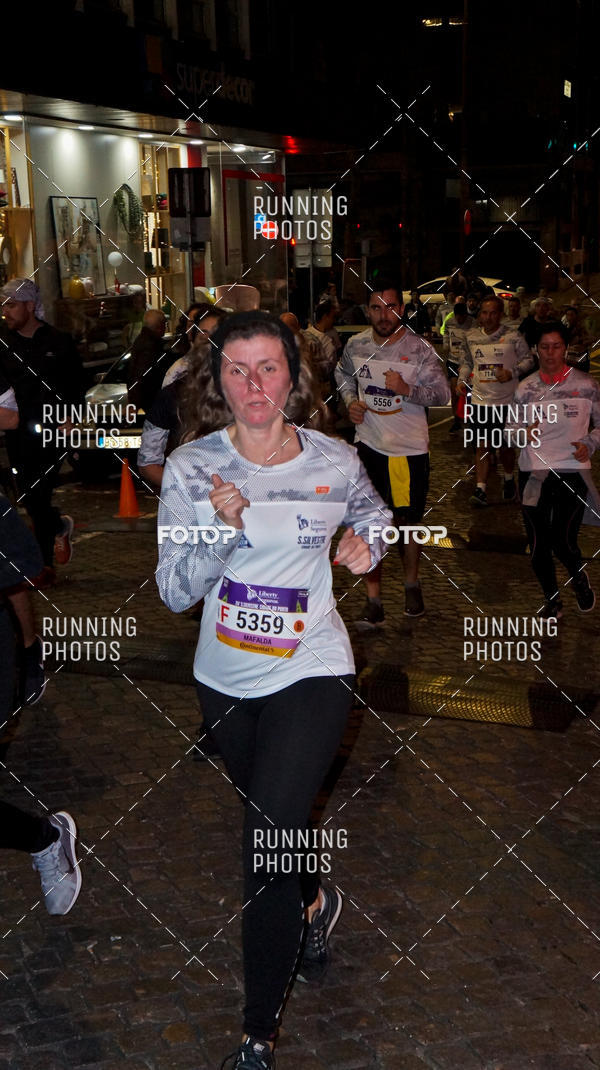 Buy your photos of the eventS�o Silvestre Porto 2019 on Fotop