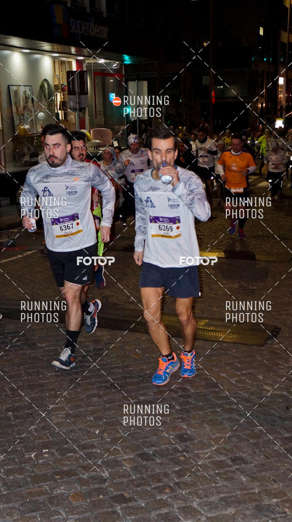 Buy your photos of the eventS�o Silvestre Porto 2019 on Fotop