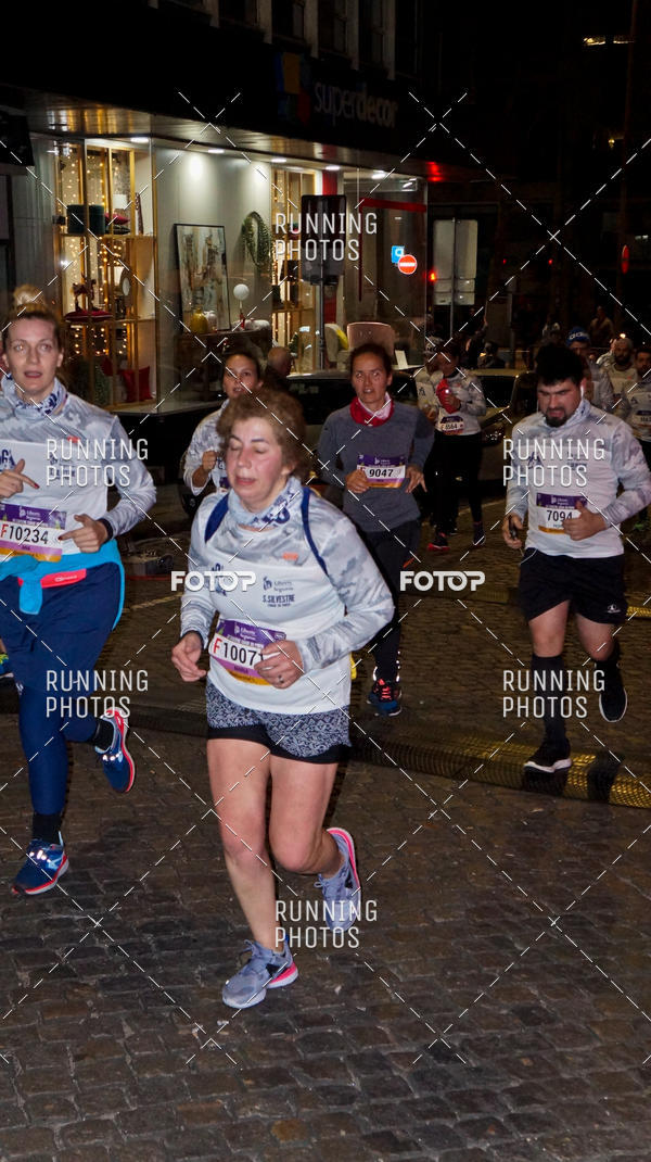 Buy your photos of the eventS�o Silvestre Porto 2019 on Fotop