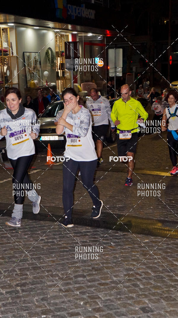 Buy your photos of the eventS�o Silvestre Porto 2019 on Fotop
