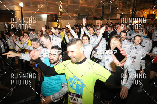 Buy your photos of the eventS�o Silvestre Porto 2019 on Fotop