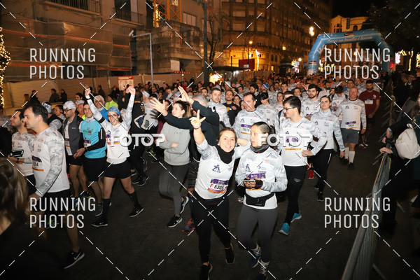 Buy your photos of the eventS�o Silvestre Porto 2019 on Fotop