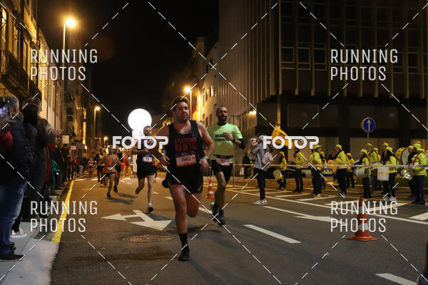 Buy your photos of the eventS�o Silvestre Porto 2019 on Fotop