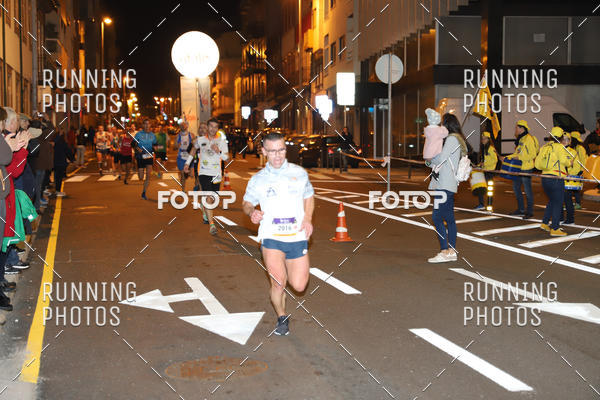 Buy your photos of the eventS�o Silvestre Porto 2019 on Fotop