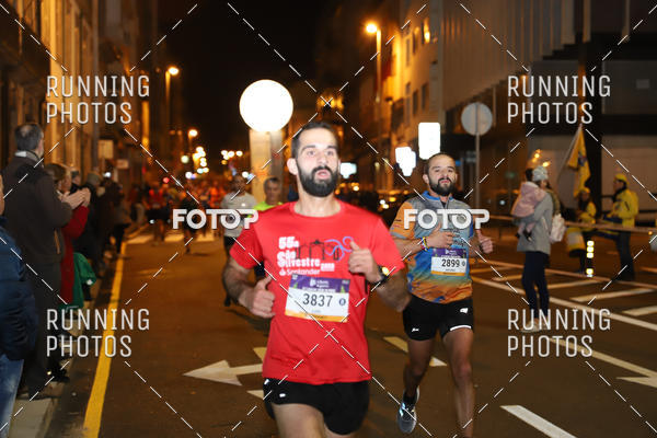 Buy your photos of the eventS�o Silvestre Porto 2019 on Fotop