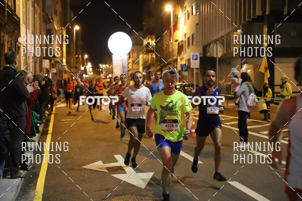 Buy your photos of the eventS�o Silvestre Porto 2019 on Fotop