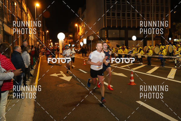 Buy your photos of the eventS�o Silvestre Porto 2019 on Fotop