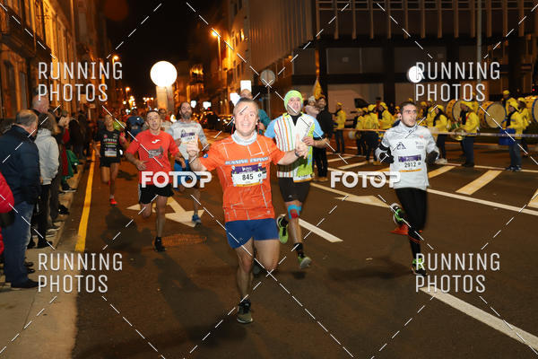 Buy your photos of the eventS�o Silvestre Porto 2019 on Fotop