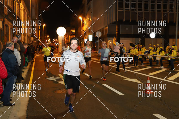 Buy your photos of the eventS�o Silvestre Porto 2019 on Fotop