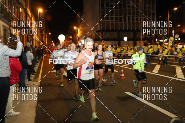 Buy your photos of the eventS�o Silvestre Porto 2019 on Fotop