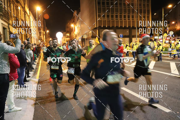 Buy your photos of the eventS�o Silvestre Porto 2019 on Fotop
